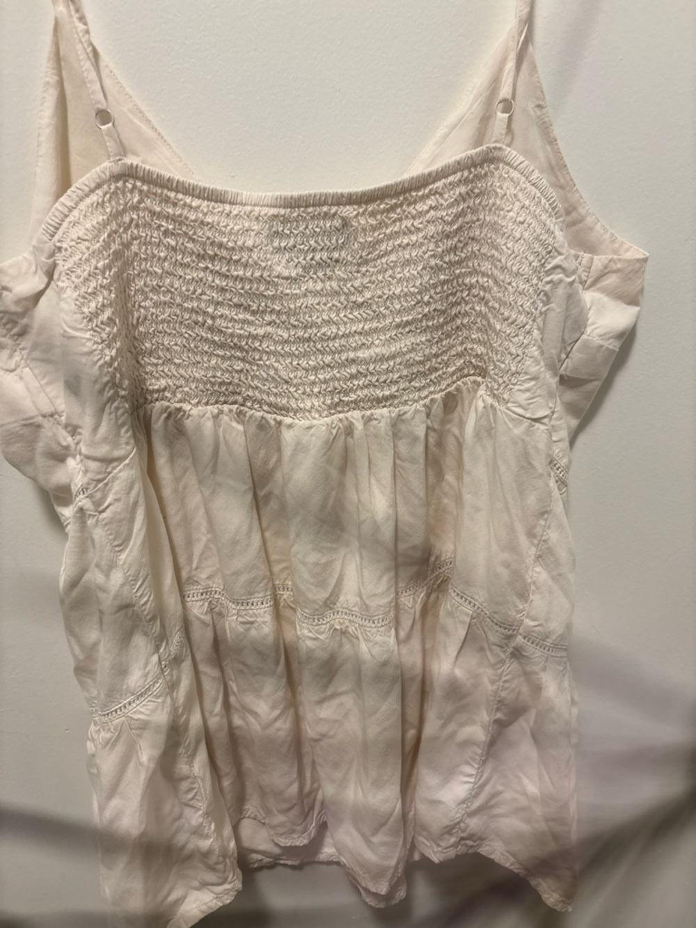 Old Navy Cream Colour Camisole V-neck 100% rayon. - Picture 5 of 6